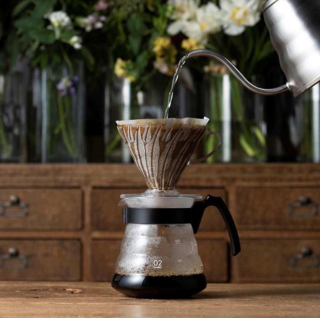 Kit V60 HARIO - Dripper, Server y filtros
